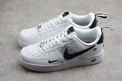 Nike Air Force 1 07 shoes